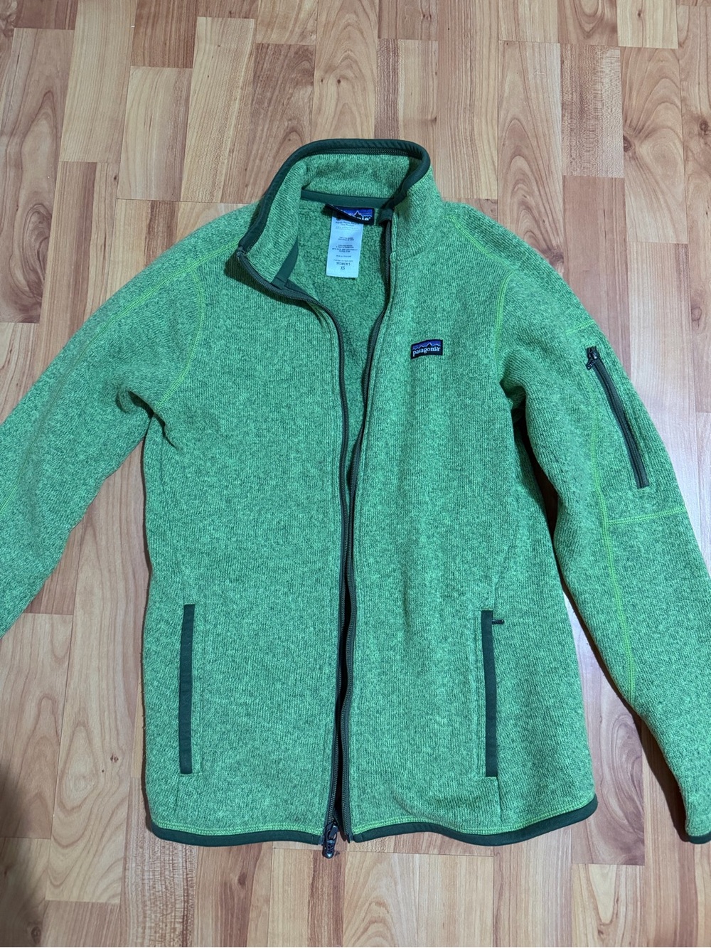 Patagonia Women’s XS Green Full-Zip Fleece Jacket